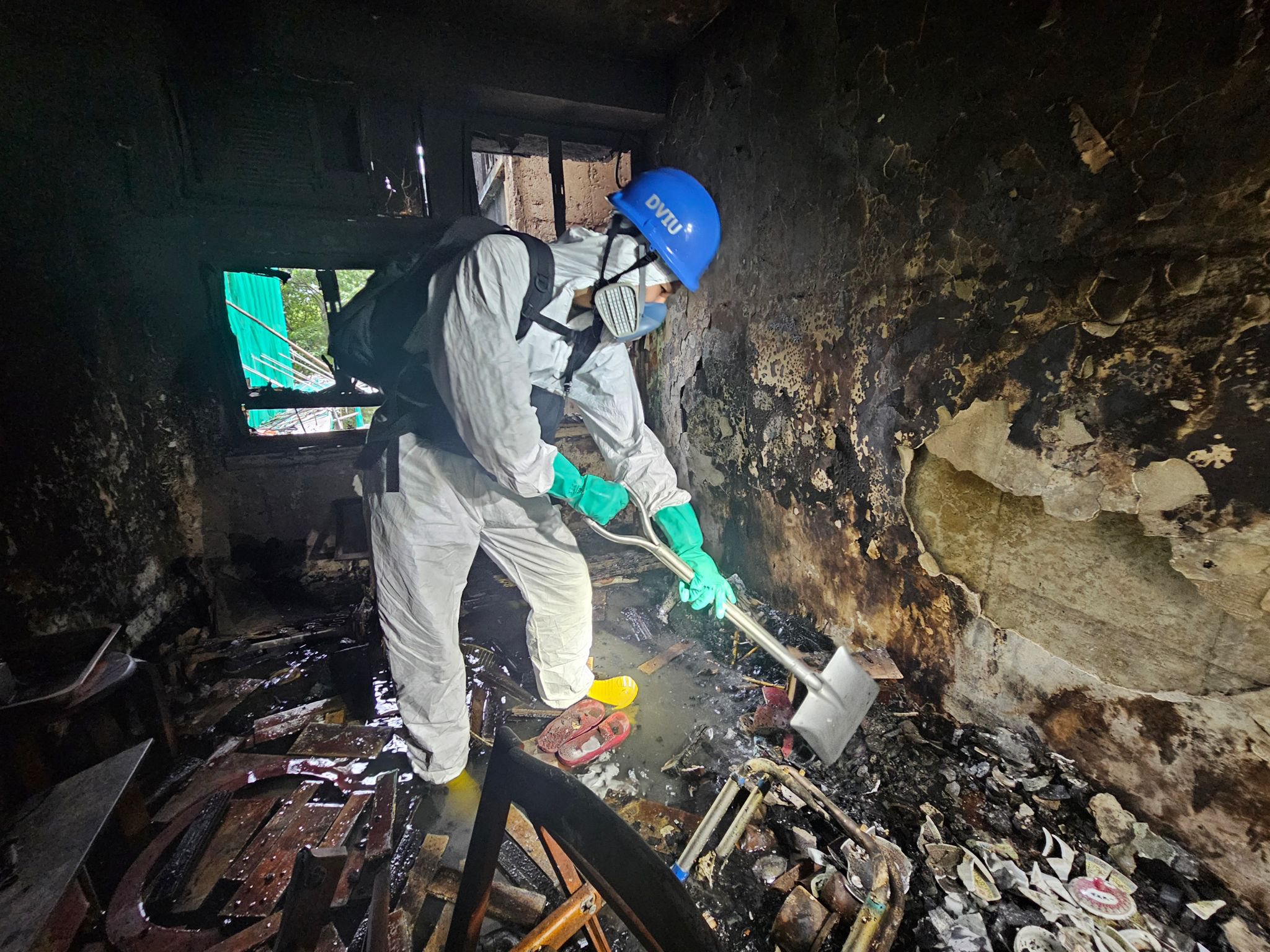 11月30日，警方到宏福苑進行搜證行動。（翻攝自香港警察Hong Kong Police臉書）